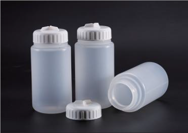 Бутыль 250 мл, PPCO, плоское дно, широкое горло, винтовая крышка с уплотнительным кольцом, 27500 g, 61,5×126 мм, Китай, тип крышки №1