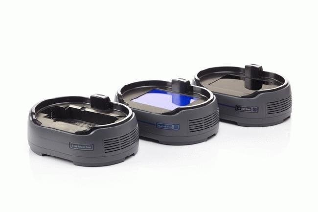 E-Gel Camera Hood Kit дополнительно комплектуется основаниями - основание с УФ излучением 312 нм UV Light Base; - основание с синим светом 470 нм Blue Light Base; - основание-адаптер Adaptor Baser для документирования в реальном времени прогонов электрофореза с использованием кассет E-Gel для использования с системами E-Gel Go! или E-GeliBase / E-Gel Safe Imager System