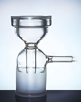 Основание для фильтродержателя, диаметр 47 мм, боросиликатное стекло, с соединением для вакуума, с подложкой из фриттованного стекла