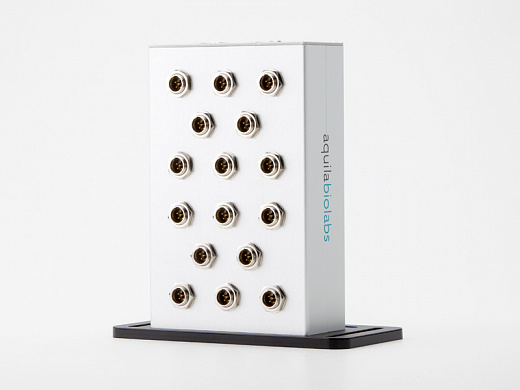 Базовая станция онлайн мониторинга биомассы в качалочных колбах и биореакторе, для 16 сенсоров, CGQ (Cell Growth Quantifier) Фото 1